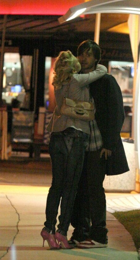 Jared Leto and Scarlett Johansson Pics - Jared Leto and Scarlett ...