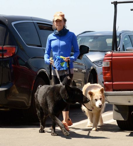 Renee Zellweger – Seen with her dogs in Laguna Beach