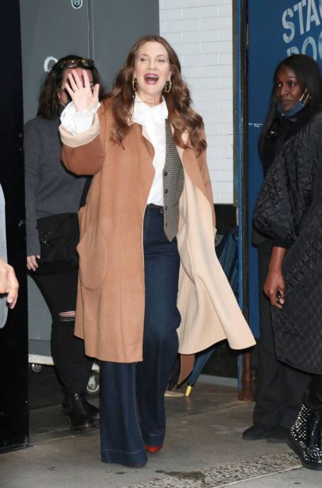 Drew Barrymore – Arrives at ‘The Late Show with Stephen Colbert’ in New York