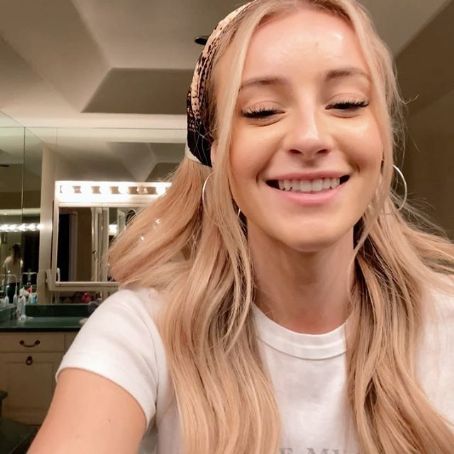 Daisy Keech's Instagram, Twitter & Facebook on IDCrawl