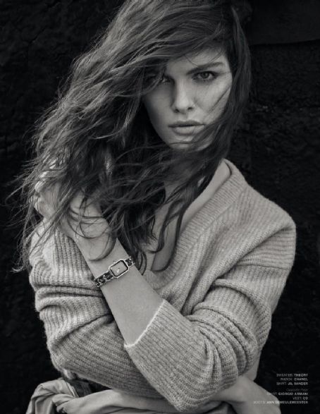 Vanessa Fuchs - L'Officiel Magazine Pictorial [Italy] (January 2021)