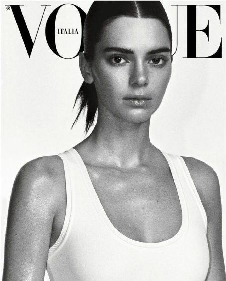 Kendall Jenner Vogue Magazine April 2023 Cover Photo Italy