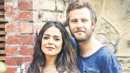 Ipek Karapinar and Özgür Çevik