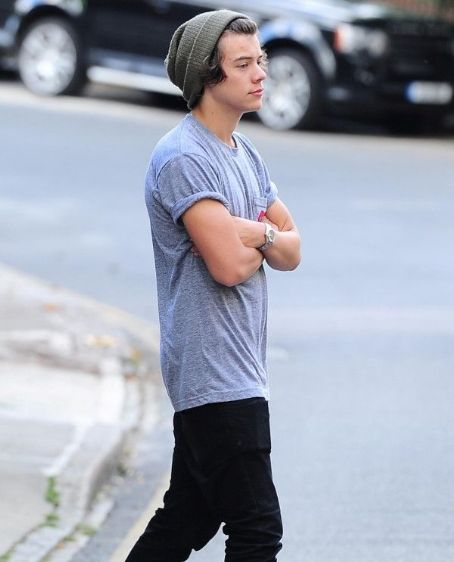 Harry Styles house hunting in north London London, England - 05.07