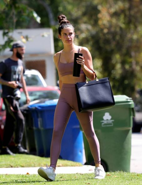 Sara Sampaio – In a navi blue ALO leggings after Pilates in West Hollywood  - FamousFix.com post