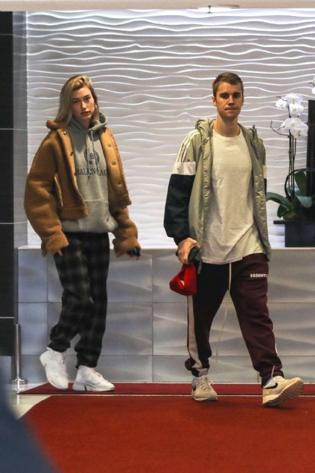 Hailey Baldwin and Justin Bieber – Leaves their hotel in Beverly Hills