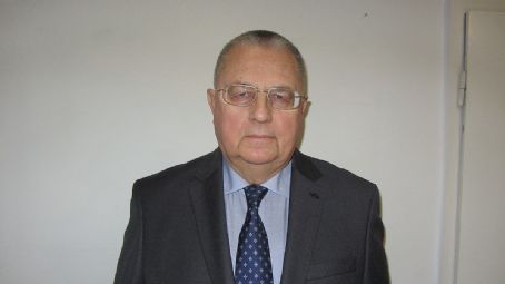 Nikolai Genov