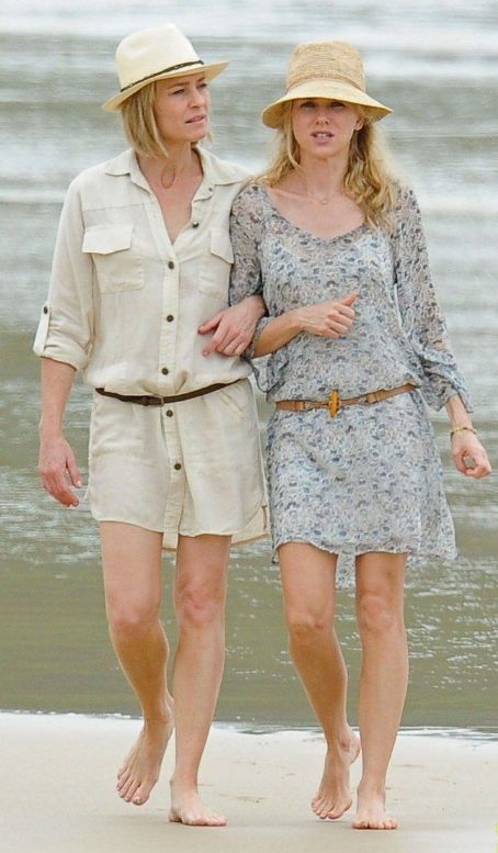 Naomi Watts & Robin Wright: Filming on the Beach!