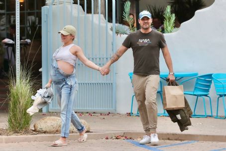 Sharna Burgess – Leaves a restaurant in Malibu | Sharna Burgess Picture