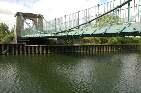 Rope Bridge over the River Brue, Castle Cary — Rope Bridge