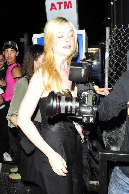 Elle Fanning – Arrives at Fonda Theater to see Paris Hilton in concert in LA