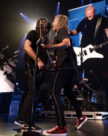 Who is Kirk Hammett dating? Kirk Hammett girlfriend, wife