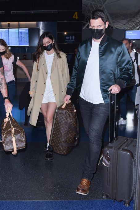 Ana De Armas – Is seen at JFK Airport in New York | Ana de Armas ...