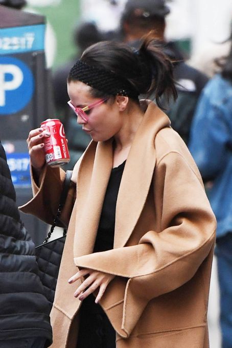 Selena Gomez – Stepping out in New York