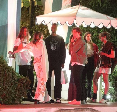 Malia Obama – Dines at exclusive members-only San Vicente Bungalows in