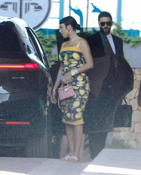 Georgina Rodriguez – Partying with friends at Ushuaia in Ibiza