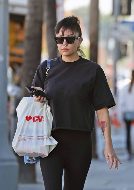 Amanda Bynes – Shopping candids in Hollywood