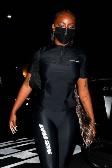 Justine Skye - Nigh out at The Nice Guy in West Hollywood. 