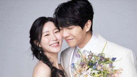 Seung-gi Lee and Da-In Lee - Engagement