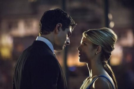 Emily Bett Rickards and Brandon Routh - Dating, Gossip, News, Photos