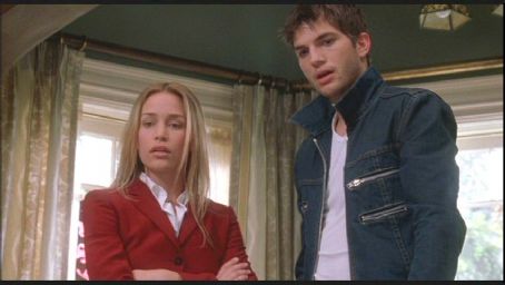 Piper Perabo And Ashton Kutcher In Cheaper By The Dozen 2003 Famousfix Com Post