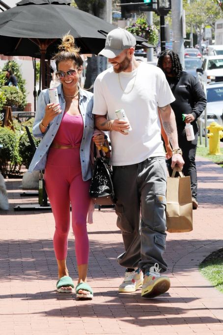 Brooke Burke – With Oliver Trevena steps out in Brentwood Picture