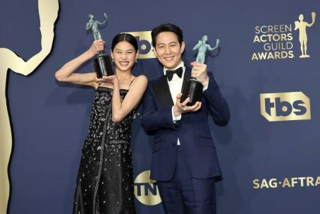 Ho Yeon Jung and Jung-Jae Lee - The 28th Annual Screen Actors Guild