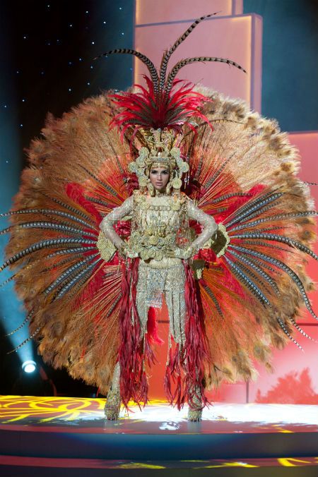 Sheldry Sáez- Miss Universe 2011- Preliminary Competition- National Costume