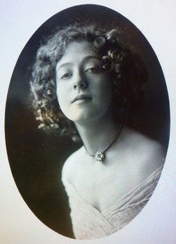 Liane Held Carrera