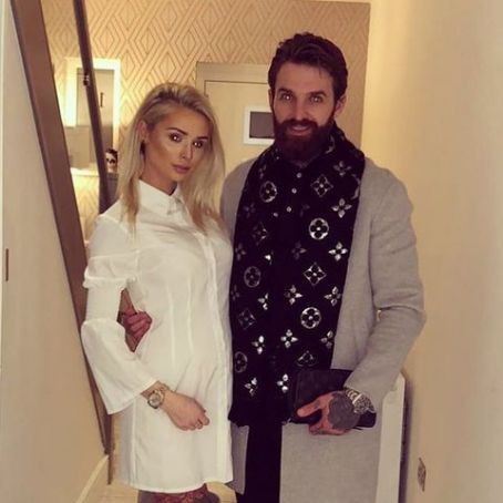 Aaron Chalmers (reality tv) and Talia Oatway