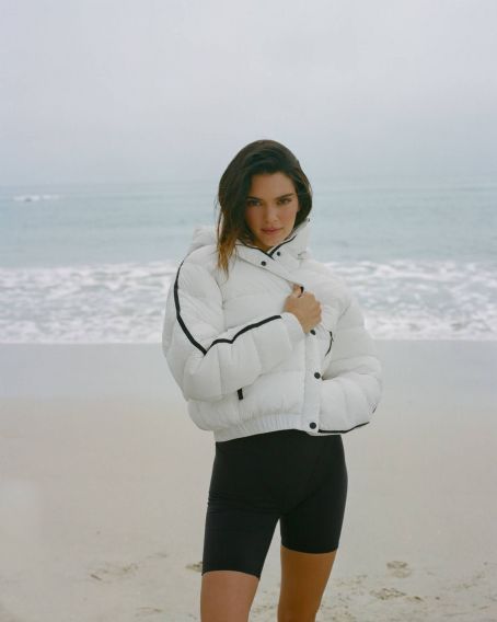 Kendall Jenner – Alo Holiday Jackets and Coats (Fall 2021)