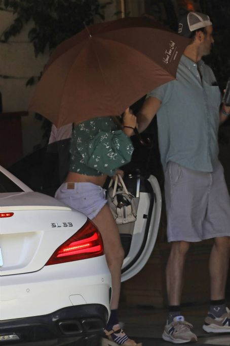 Britney Spears – Hides behind umbrella at the Sunset Marquis in Los Angeles