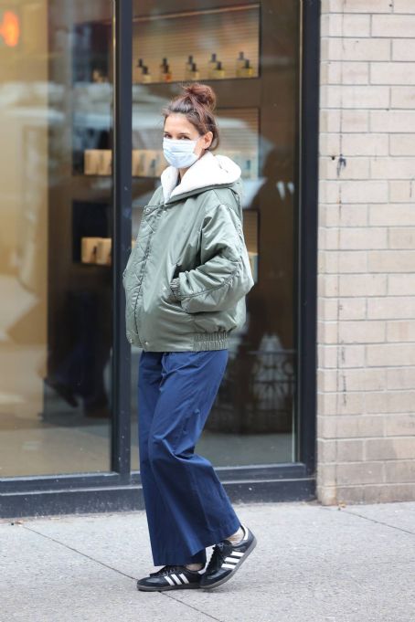 Katie Holmes – Seen while running errands in New York