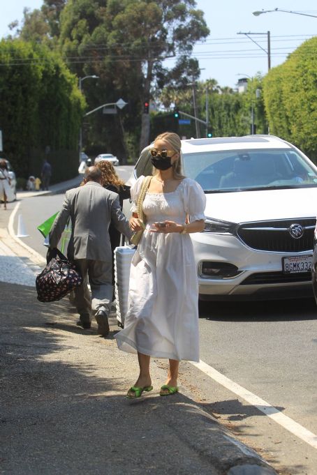 Rebecca Rittenhouse – Leaves Jennifer Klien’s Day of Indulgence in Brentwood