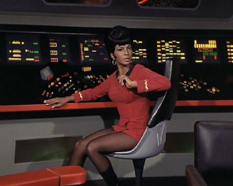 Nichelle Nichols Pics - Nichelle Nichols Photo Gallery - 2019 ...