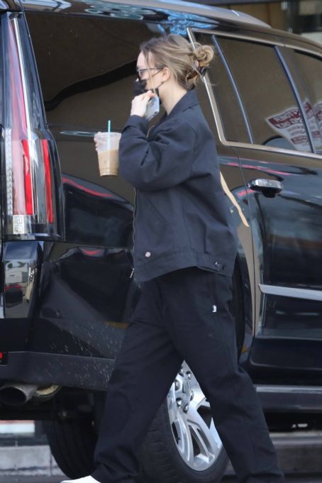 Lily-Rose Depp – Grocery shopping in Los Angeles | Lily-Rose Depp