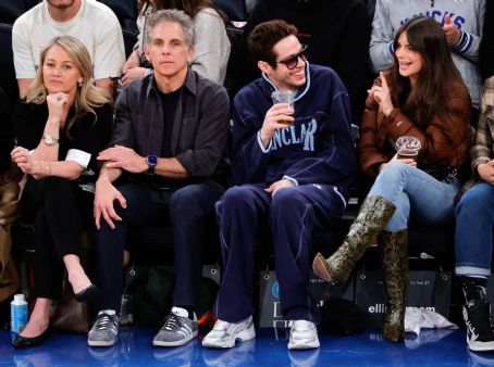 Emily Ratajkowski – With Jordin Sparks at Grizzlies vs Knicks game in New York
