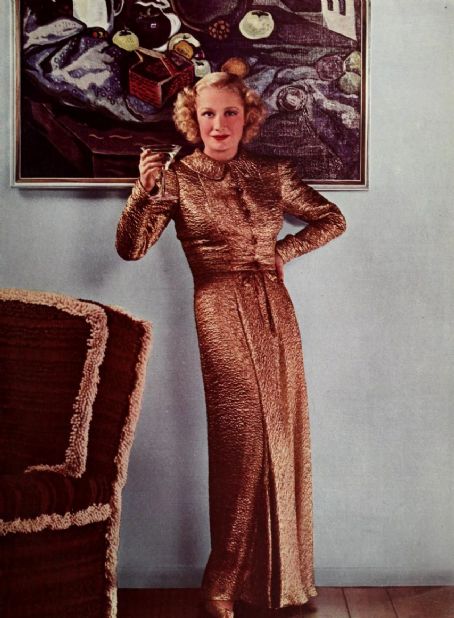 Miriam Hopkins - Photoplay Magazine Pictorial [United States] (January 1938)