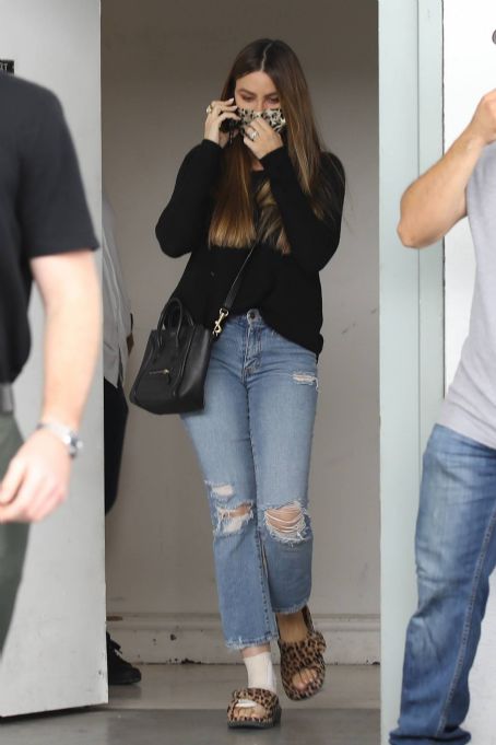Sofia Vergara – Running errands in West Hollywood | Sofía Vergara