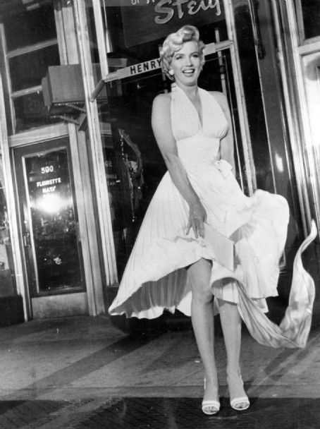 Marilyn Monroe On location for The Seven Year Itch September 14th 1954 ...