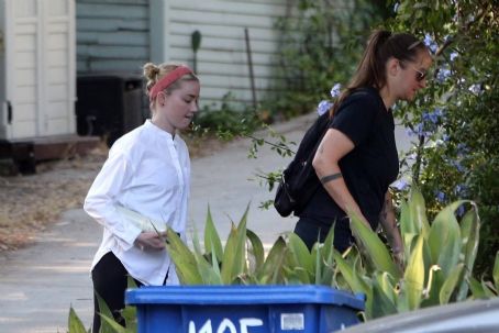 Amber Heard – With a friends on a hike in Los Angeles | Amber Heard ...