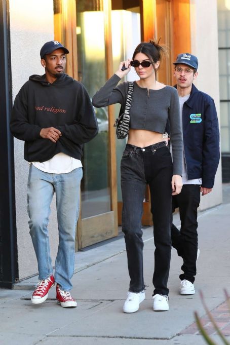Kendall Jenner – Leaves Alfreds with friends in West Hollywood