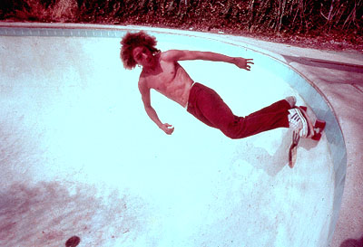 Dogtown and Z-Boys (2001)