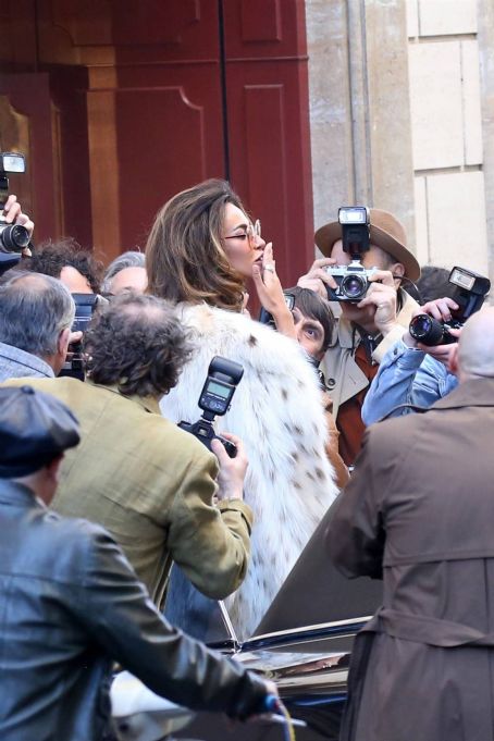 Madalina Ghenea – Seen filming ‘House of Gucci’ set in Rome