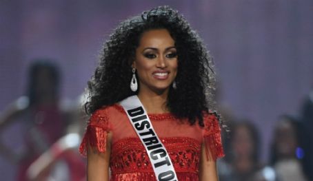 Kára McCullough