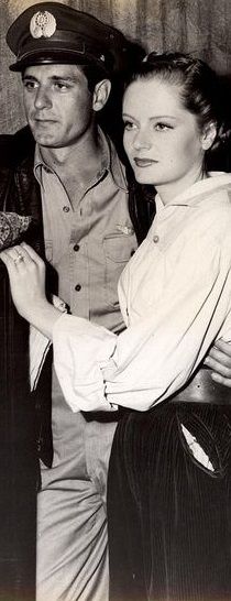 Craig Stevens and Alexis Smith