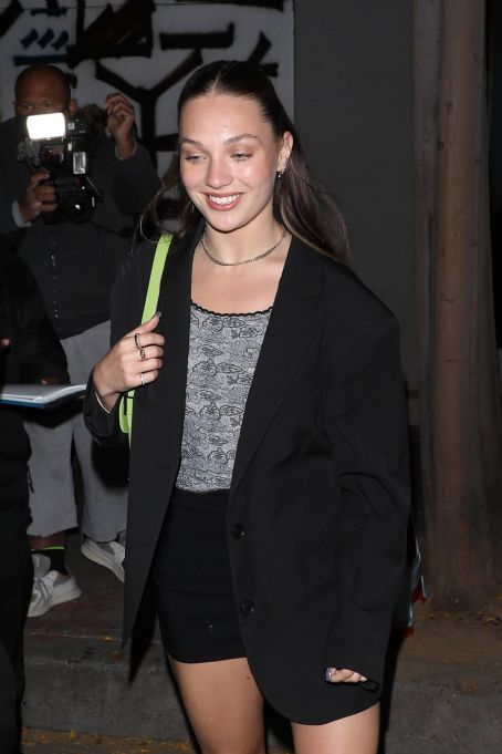Maddie Ziegler – Seen after dinner at Craig’s restaurant in West