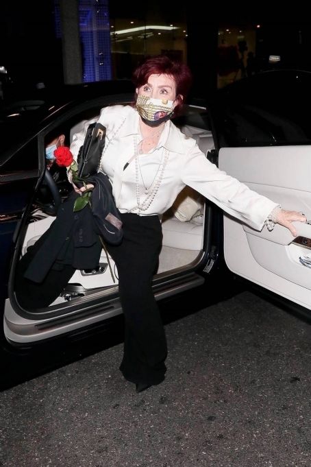 Sharon Osbourne – Leaving dinner at BOA Steakhouse in West Hollywood