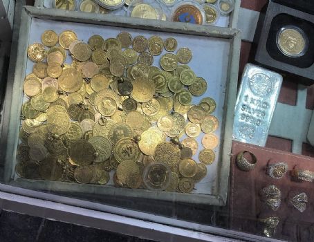 Gold coin