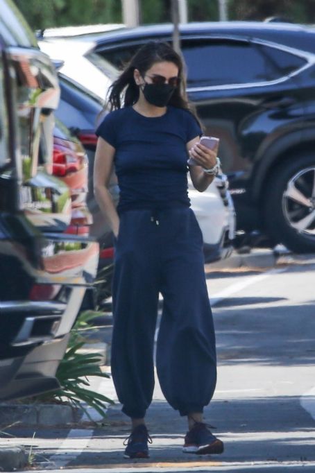 Mila Kunis – Running errands in Los Angeles | Mila Kunis Picture